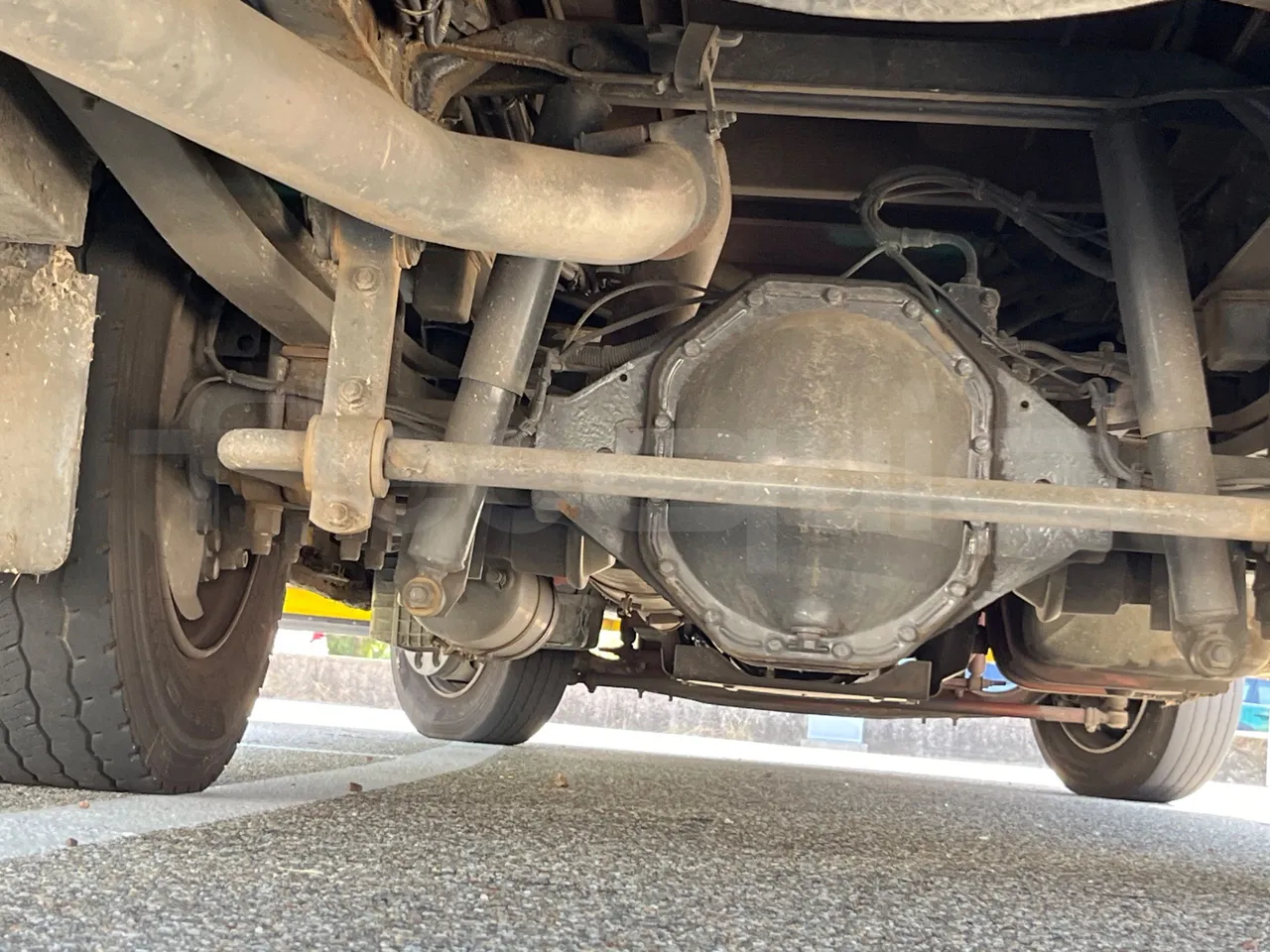 Iveco Cacciamali 90E21NA -EUR3 -154kW -8.28m - axle 2 shock absorbers 1 left