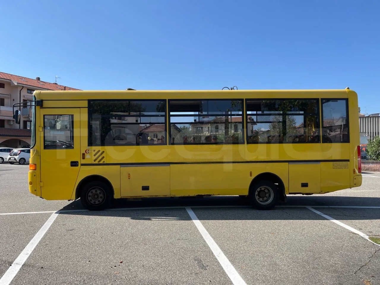 Iveco Cacciamali 90E21NA -EUR3 -154kW -8.28m - left side photo