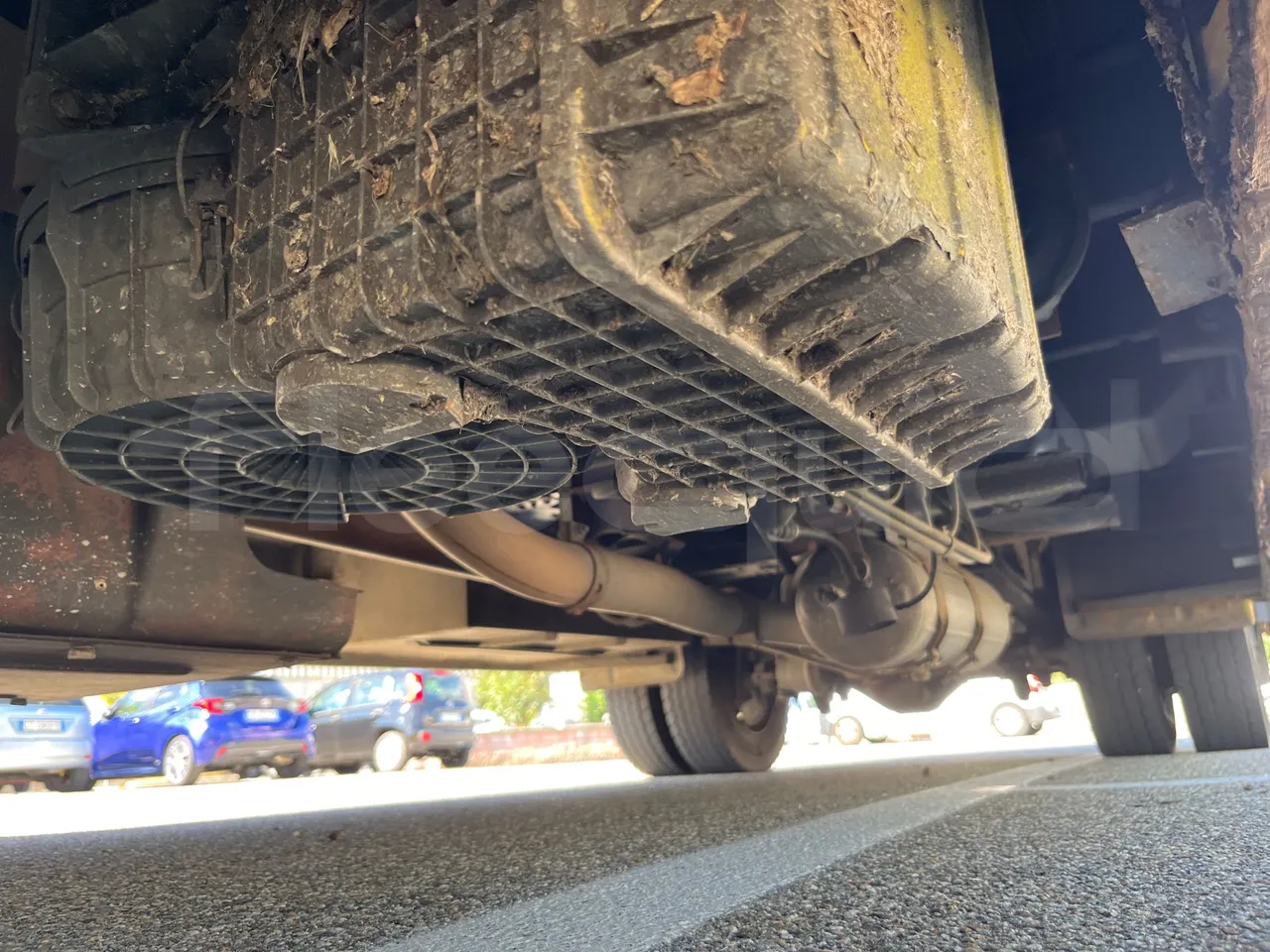 Iveco Cacciamali 90E21NA -EUR3 -154kW -8.28m - central undercarriage photo