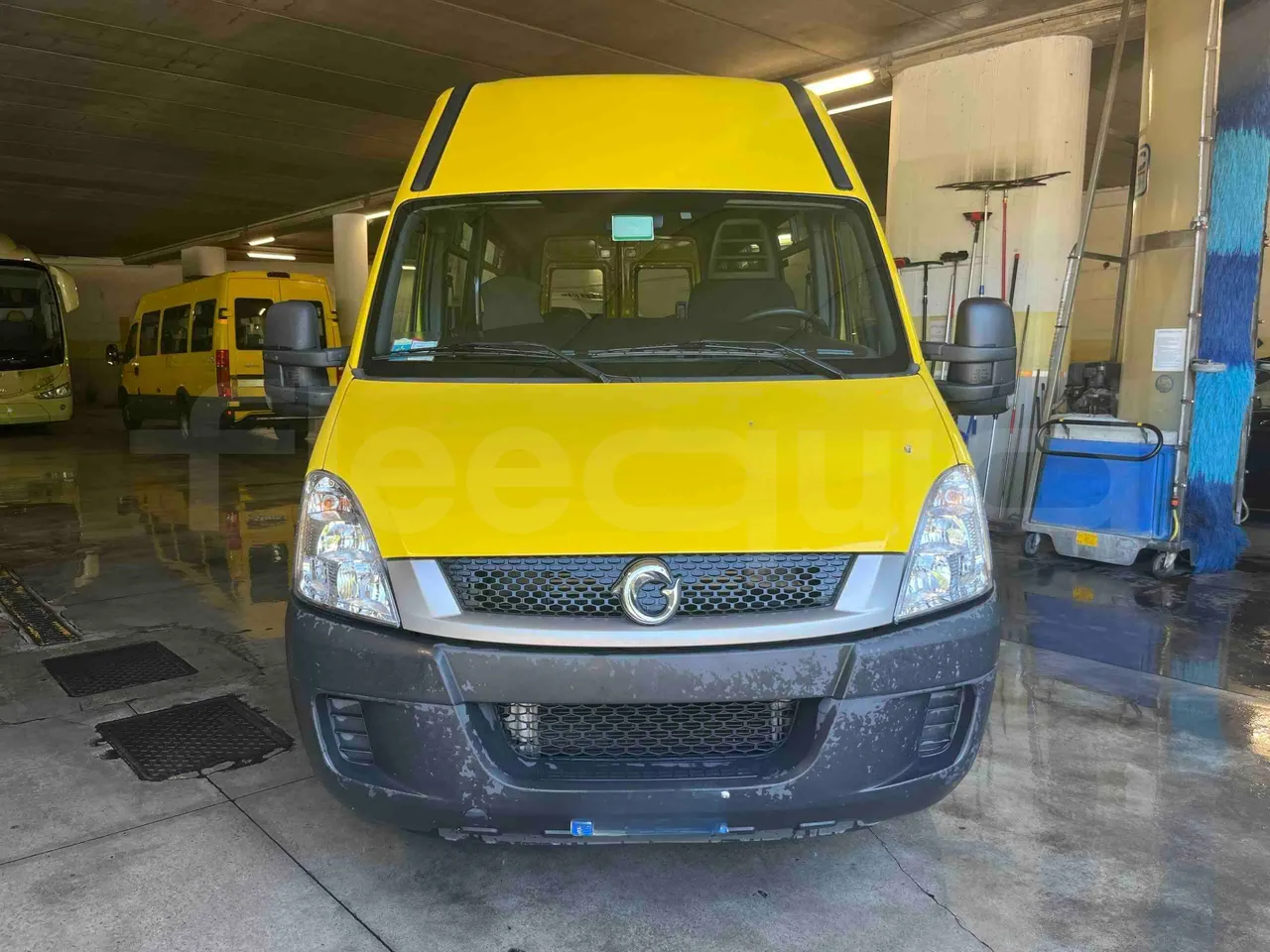 Iveco Daily - front photo