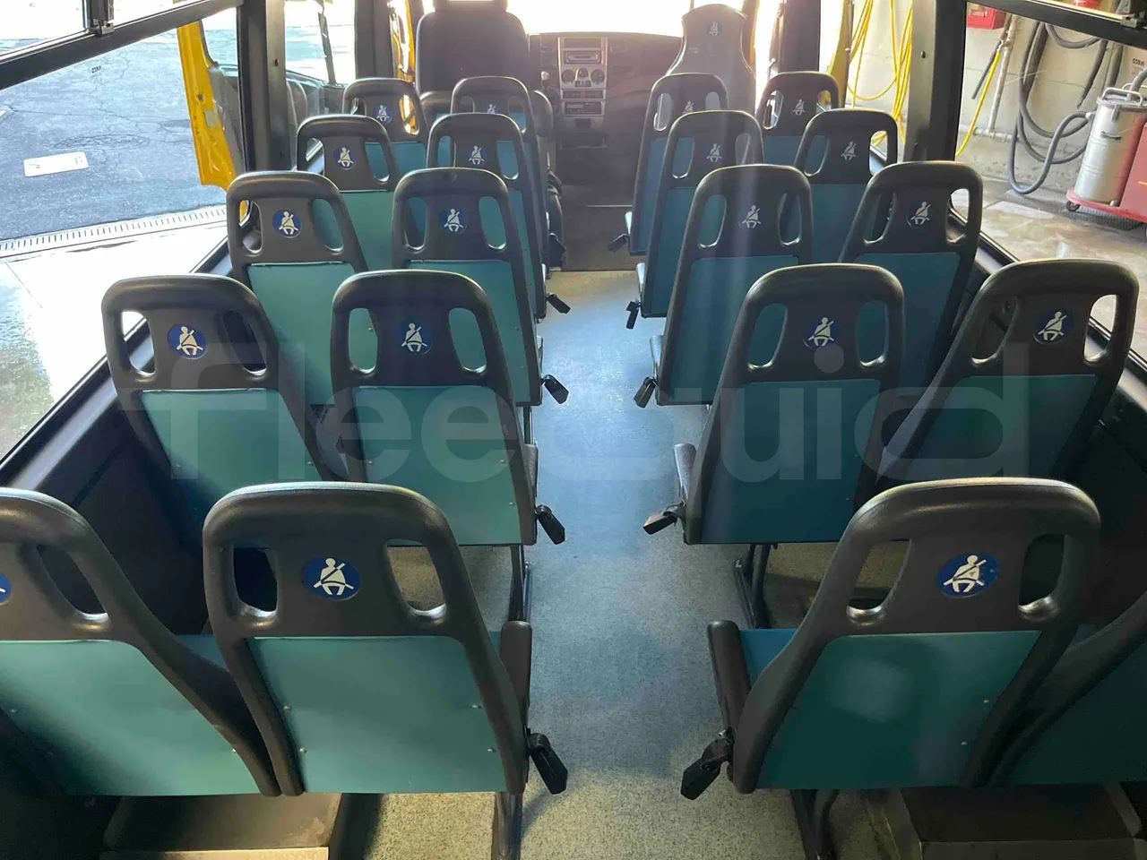 Iveco Daily - forward view middle aisle