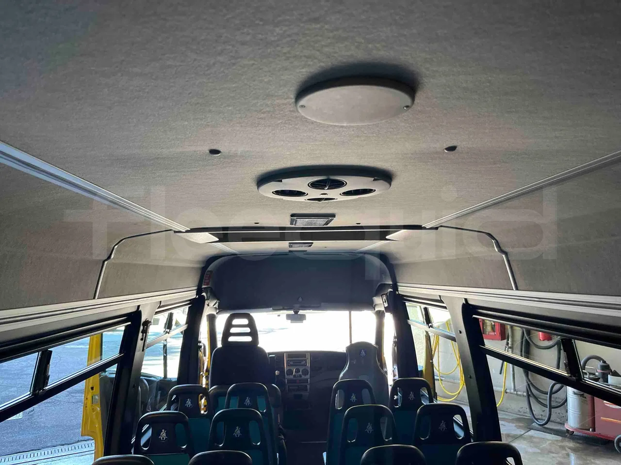 Iveco Daily - overhead compartments photo