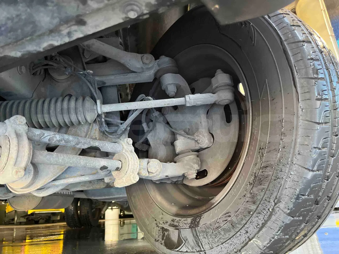 Iveco Daily - front axle left side
