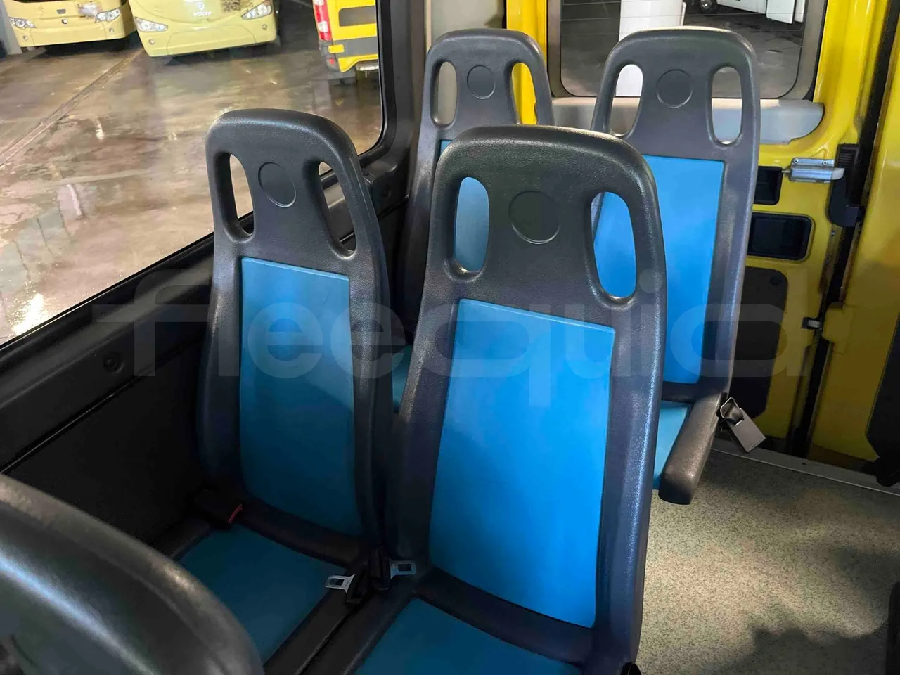 Iveco Daily - turntable internal (18m)
