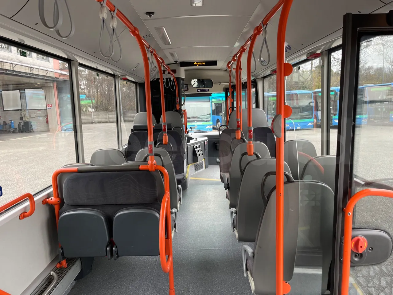 Man Lion's City B.2007.46 - Euro6 - 228kW - 11.980mt - forward view middle aisle