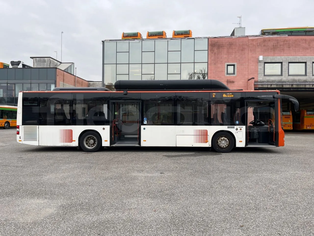 Man Lion's City B.2007.46 - Euro6 - 228kW - 11.980mt - right side doors open