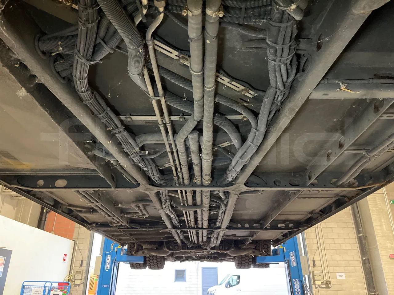 Man Lion's City B.2007.46 - Euro6 - 228kW - 11.980mt - central undercarriage photo