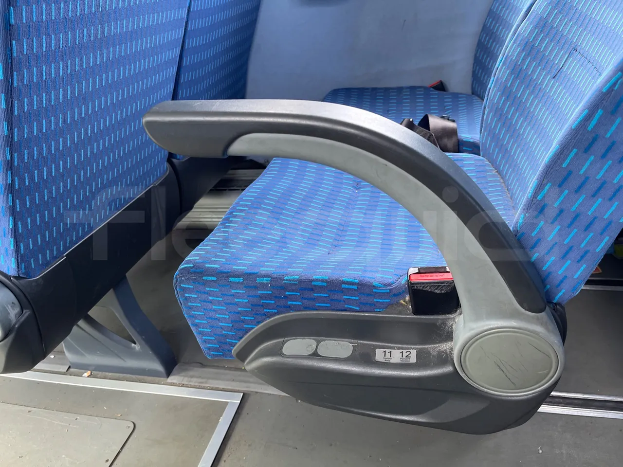 Isuzu Turquoise - armrest detail photo