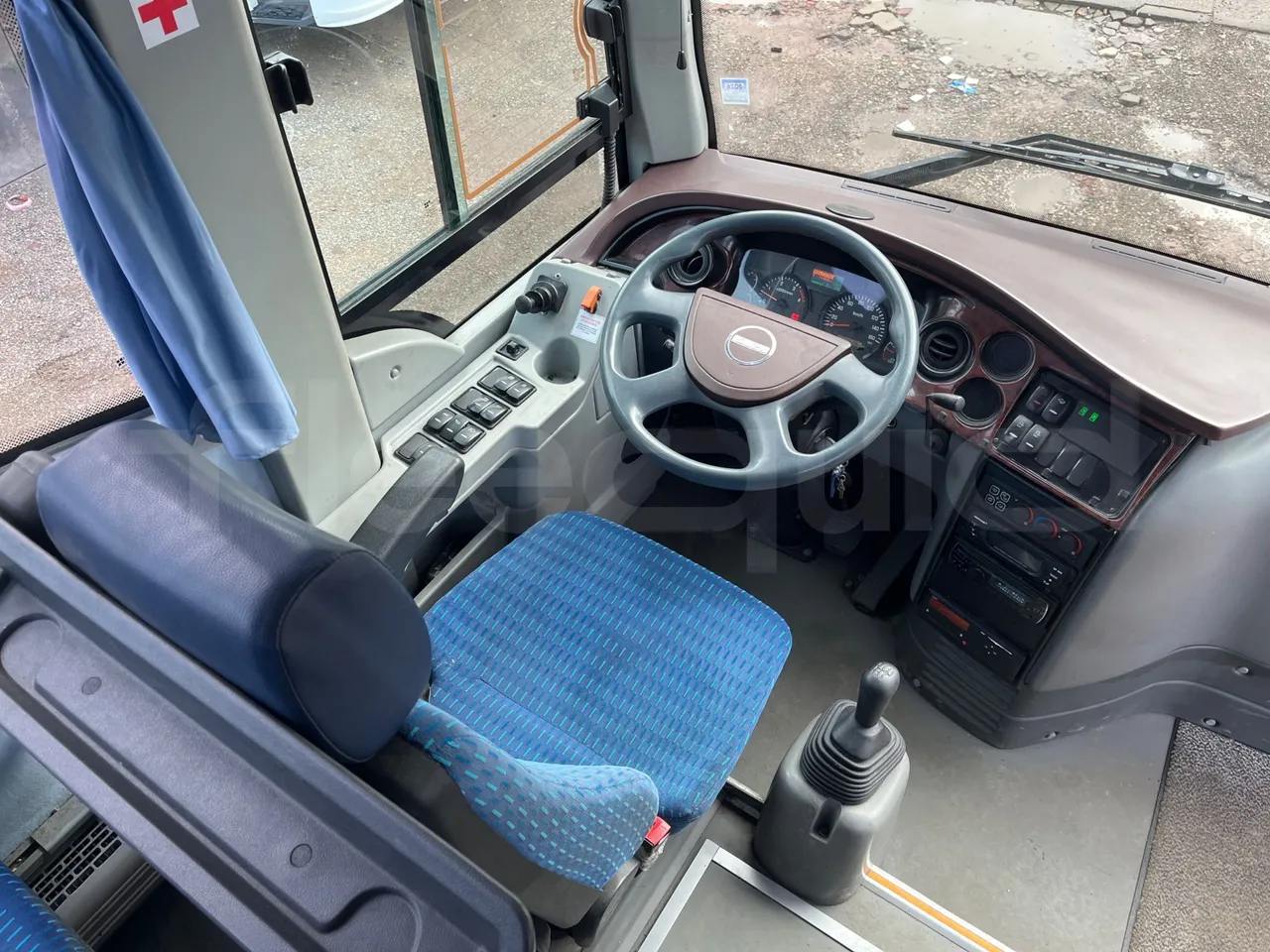 Isuzu Turquoise - buttons panels on