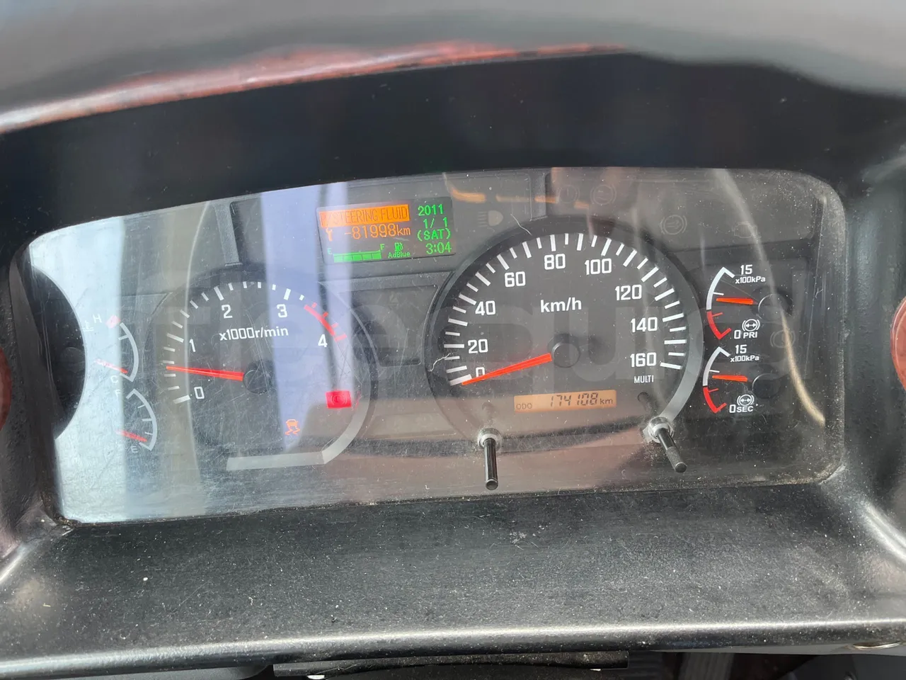 Isuzu Turquoise - dashboard lights on