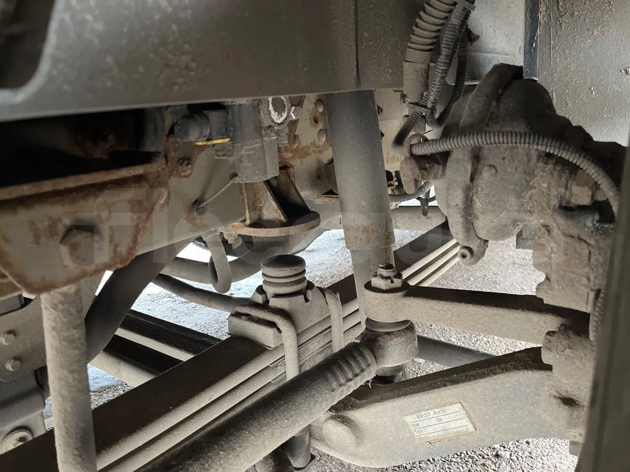 Isuzu Turquoise - front brake calipers left