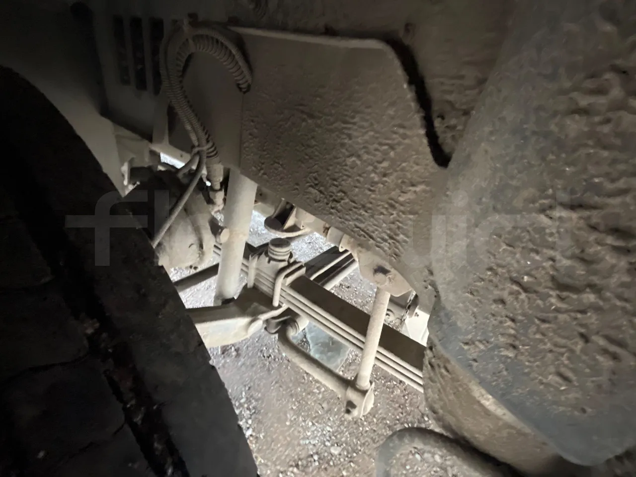 Isuzu Turquoise - front brake calipers right