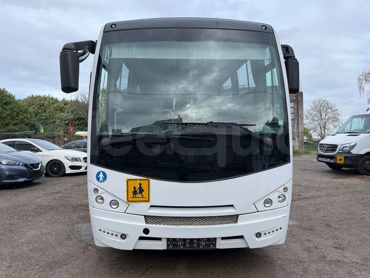 Isuzu Turquoise - front photo