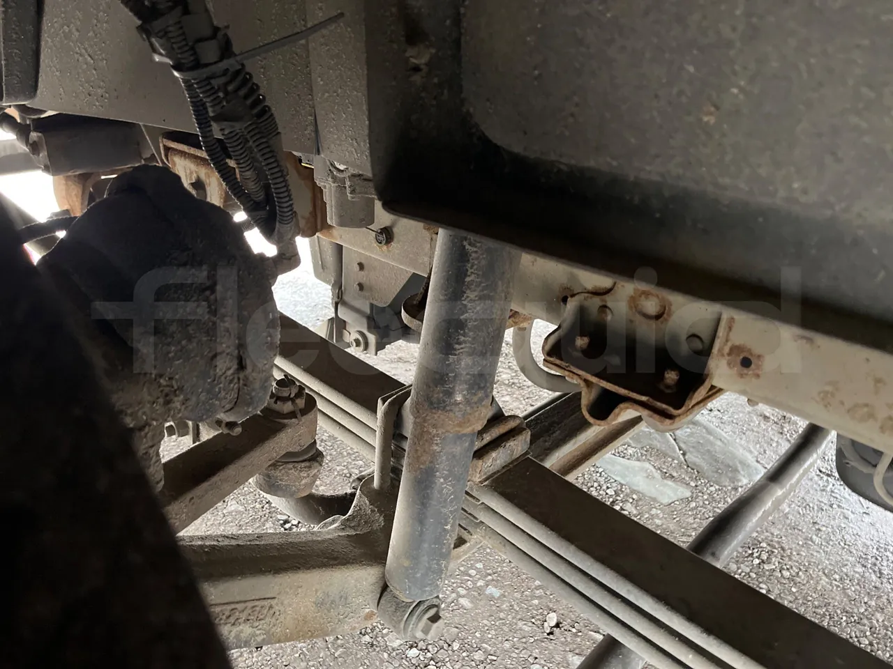 Isuzu Turquoise - front shock absorbers left