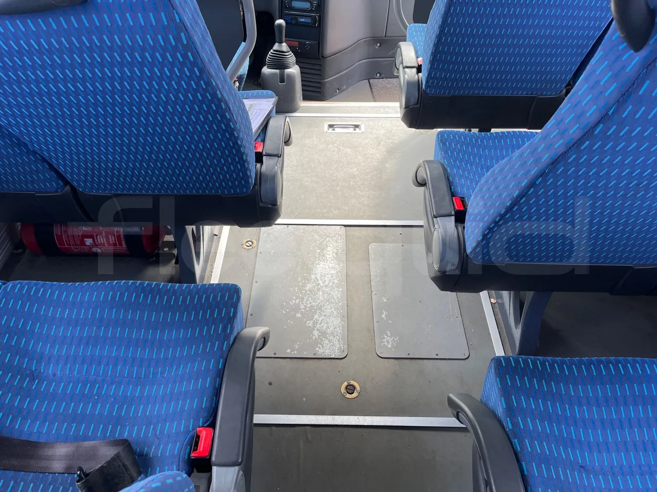 Isuzu Turquoise - floor hatches photo