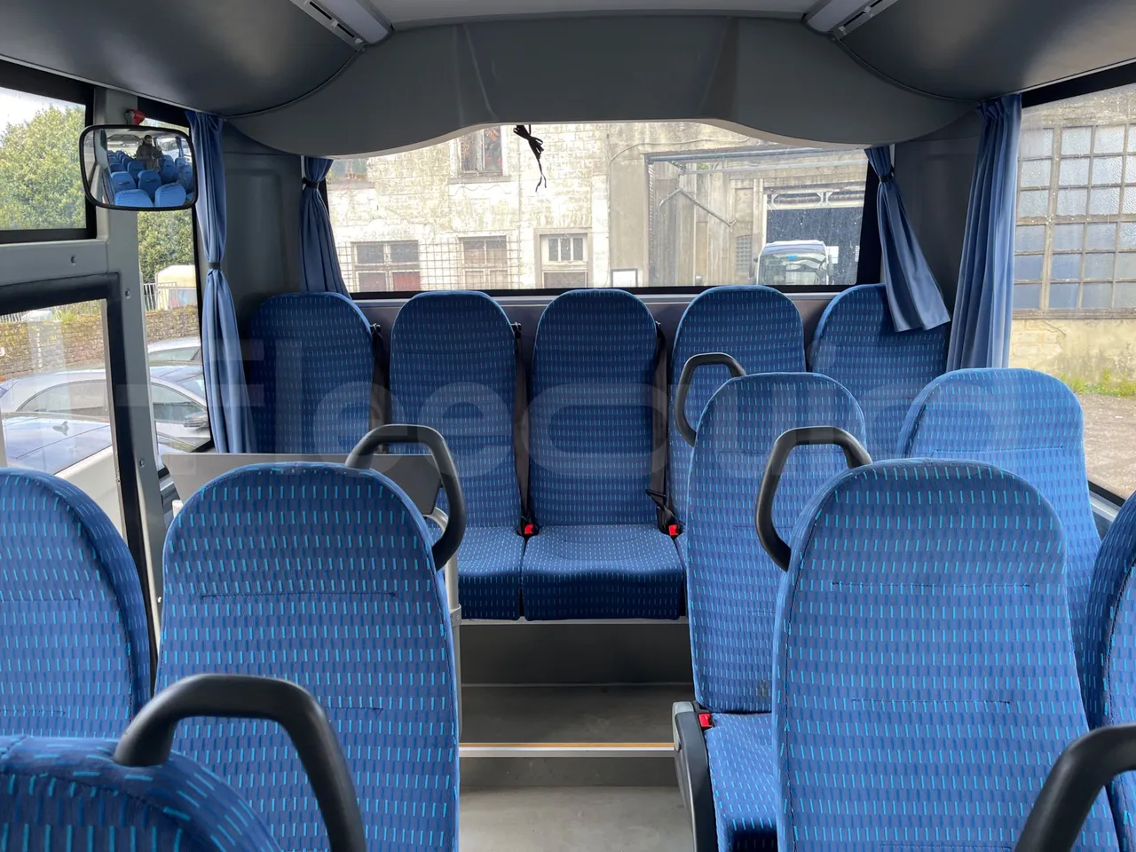 Isuzu Turquoise - reverse view middle aisle