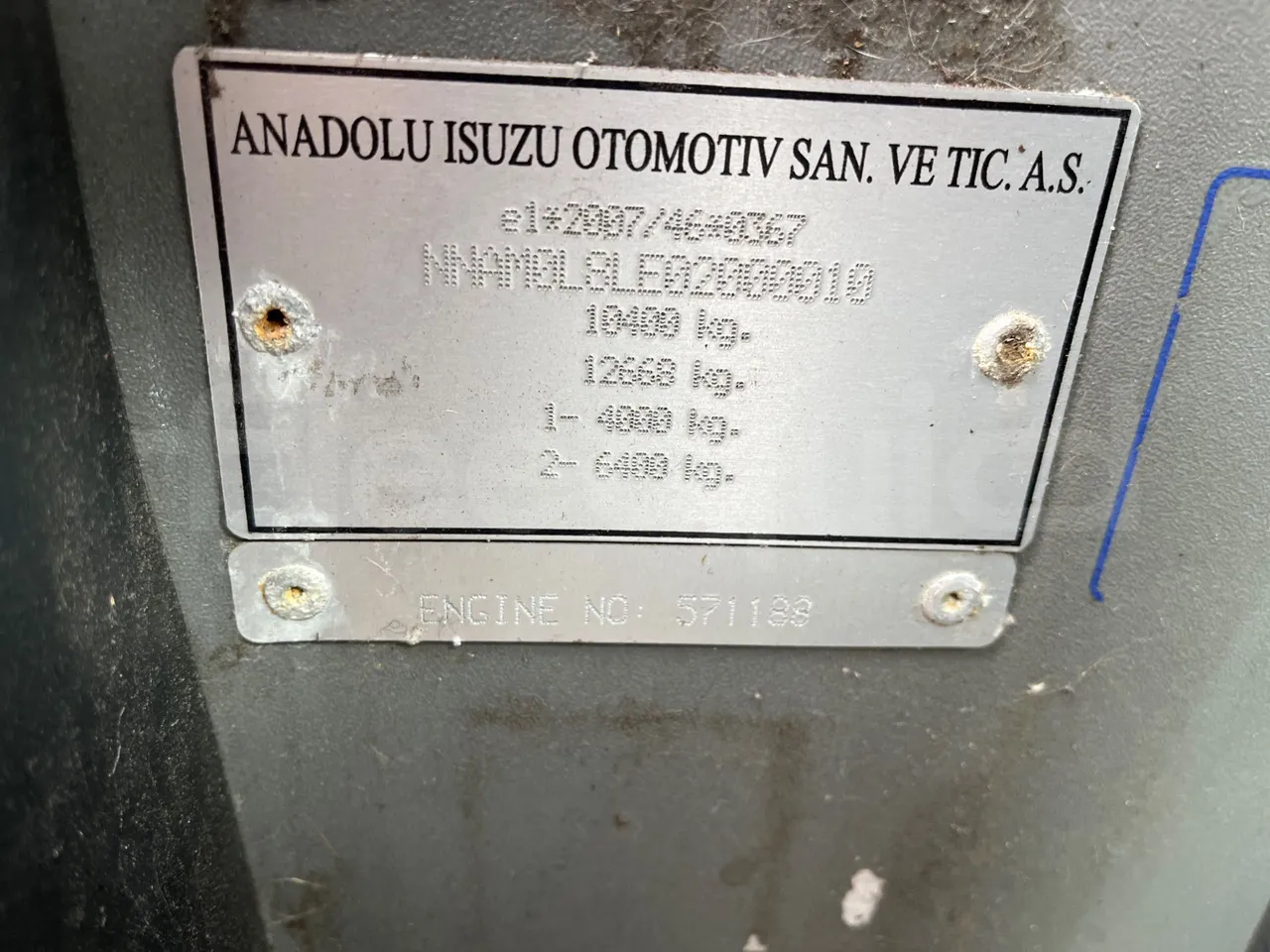 Isuzu Turquoise - vehicle plate photo