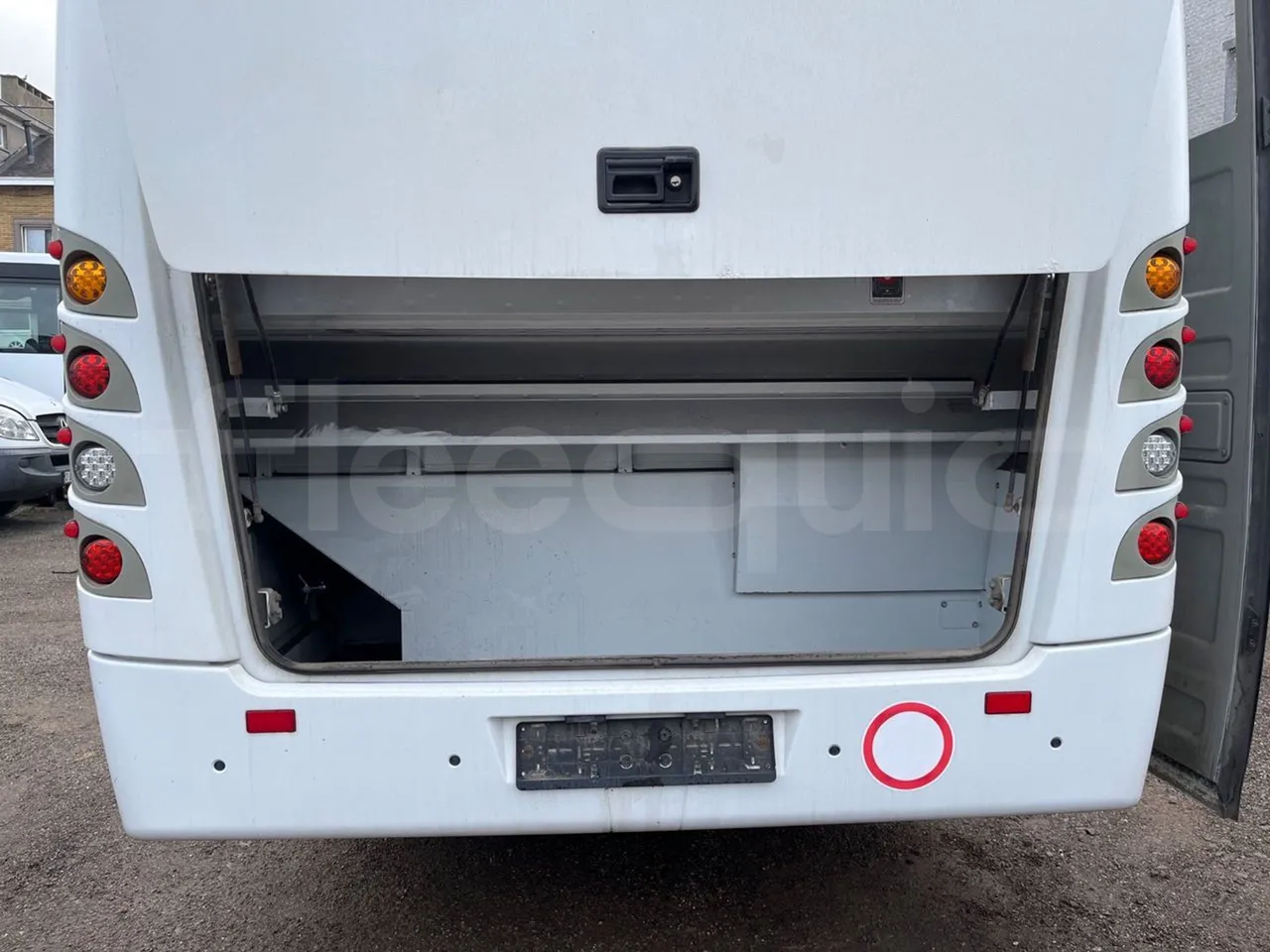 Isuzu Turquoise - rear hatch closed