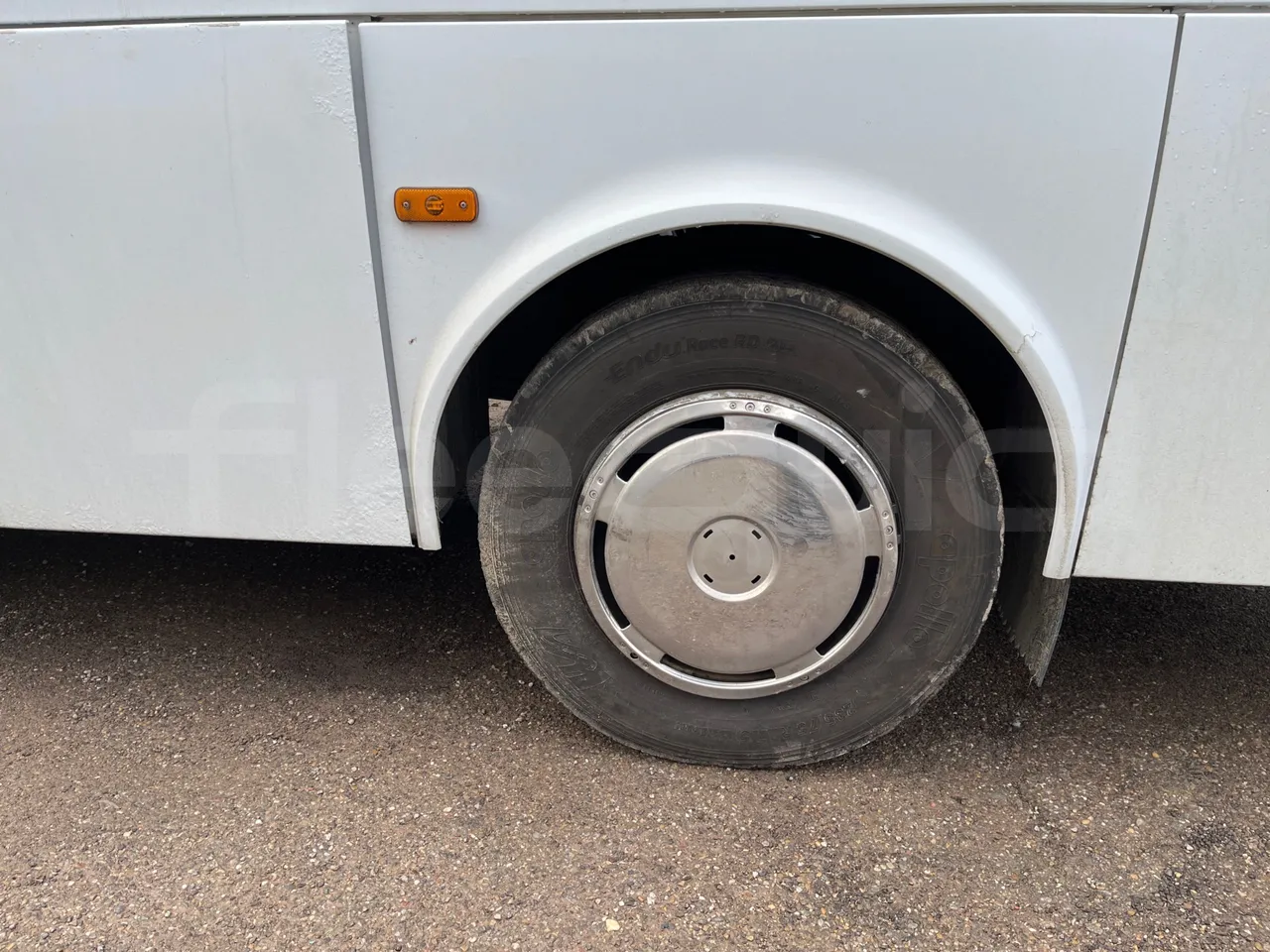 Isuzu Turquoise - rear left tire photo