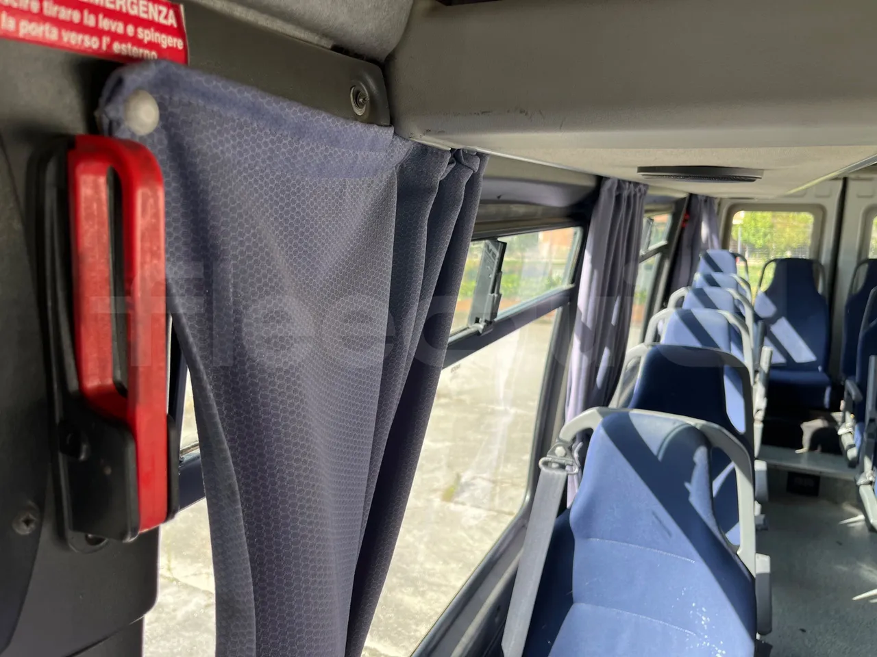 Iveco A50 A50-E4-21-B - Euro4 - 130kW - 6.948mt - driver microphone accessories photo