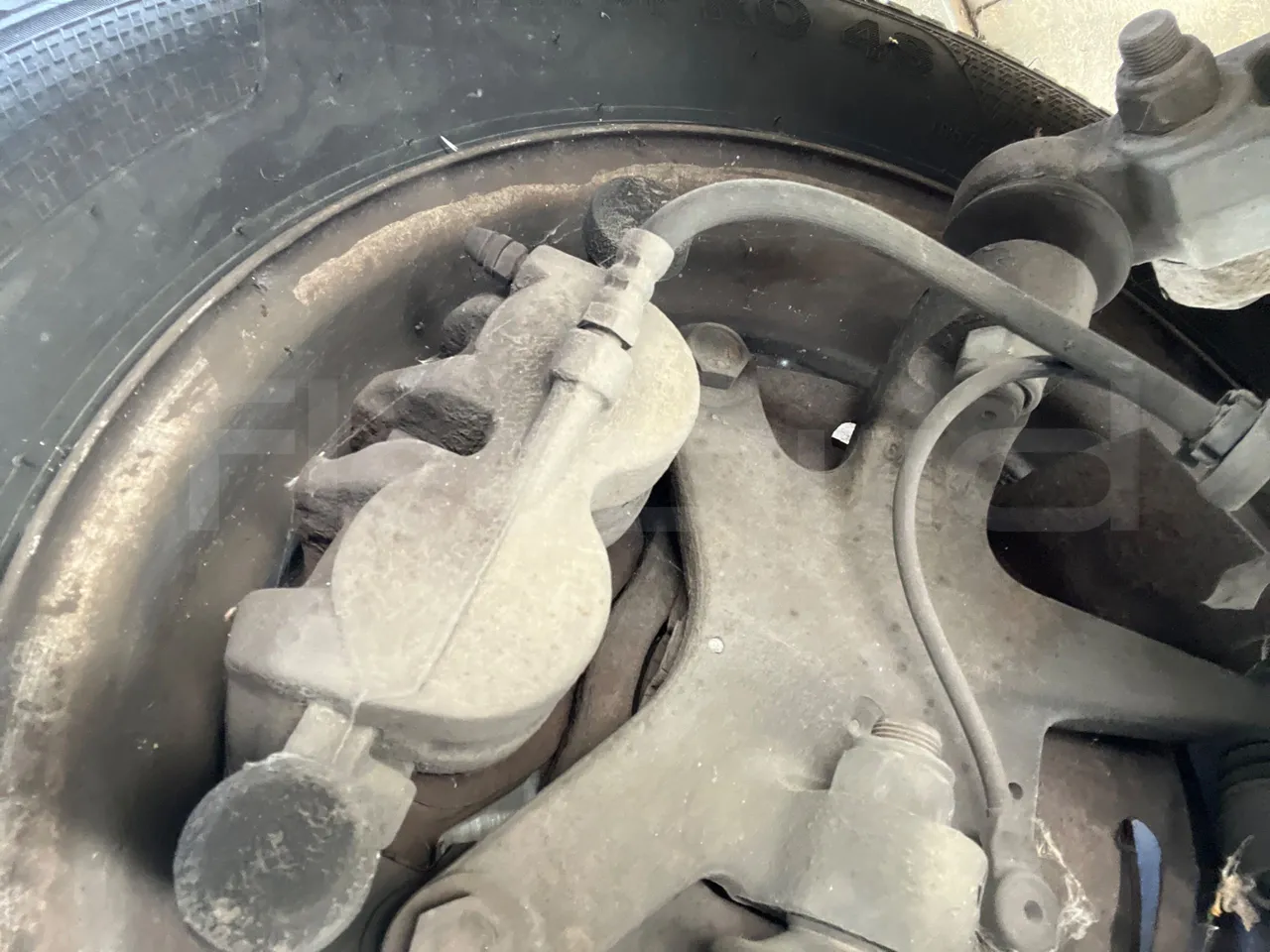 Iveco A50 A50-E4-21-B - Euro4 - 130kW - 6.948mt - front brake calipers left