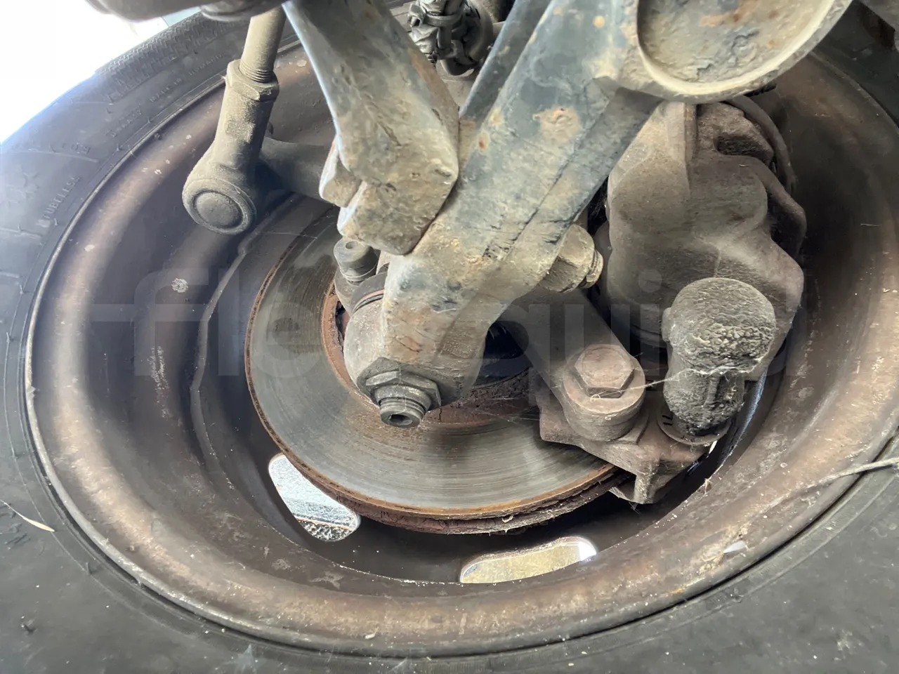 Iveco A50 A50-E4-21-B - Euro4 - 130kW - 6.948mt - front discs right