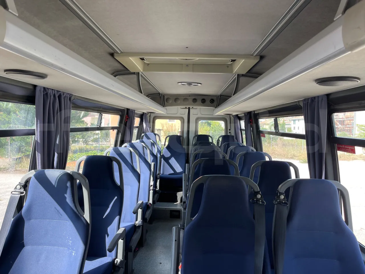 Iveco A50 A50-E4-21-B - Euro4 - 130kW - 6.948mt - interior reverse seats driver height