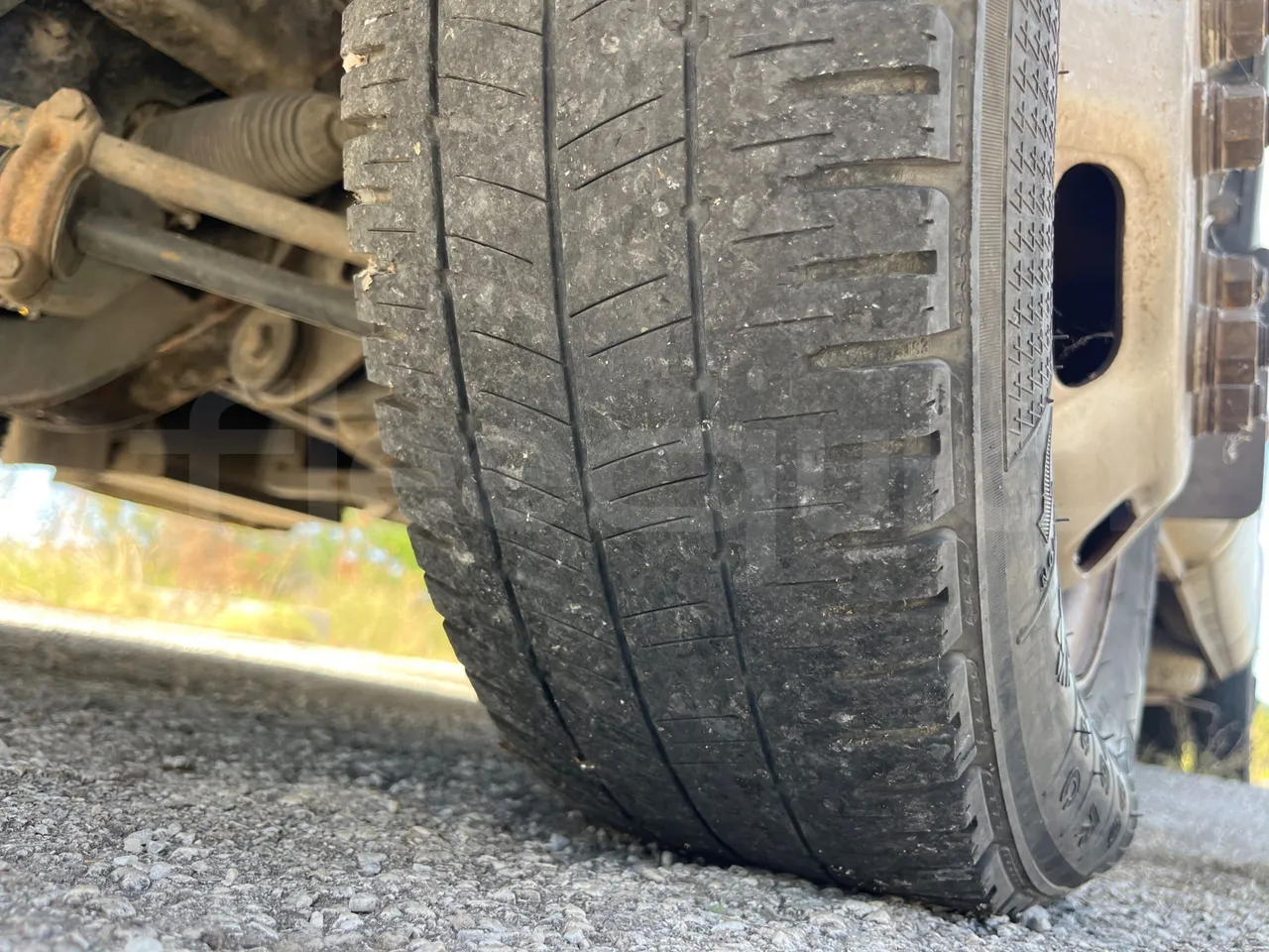 Iveco A50 A50-E4-21-B - Euro4 - 130kW - 6.948mt - tread condition front tires right