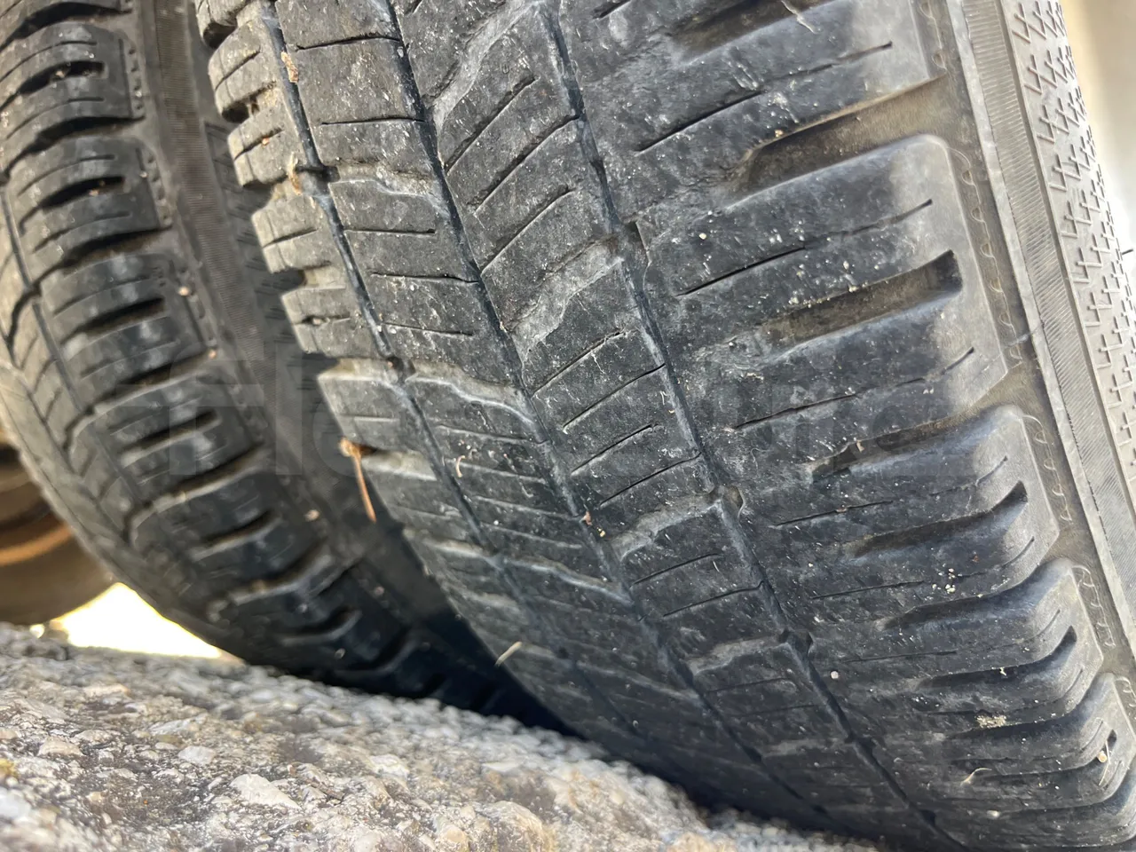 Iveco A50 A50-E4-21-B - Euro4 - 130kW - 6.948mt - tread condition second axle tires right