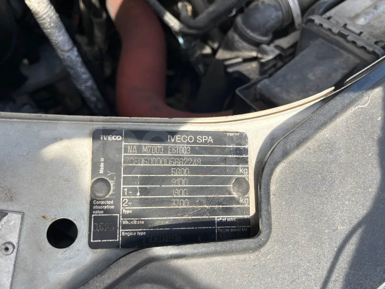 Iveco A50 A50-E4-21-B - Euro4 - 130kW - 6.948mt - vehicle plate photo