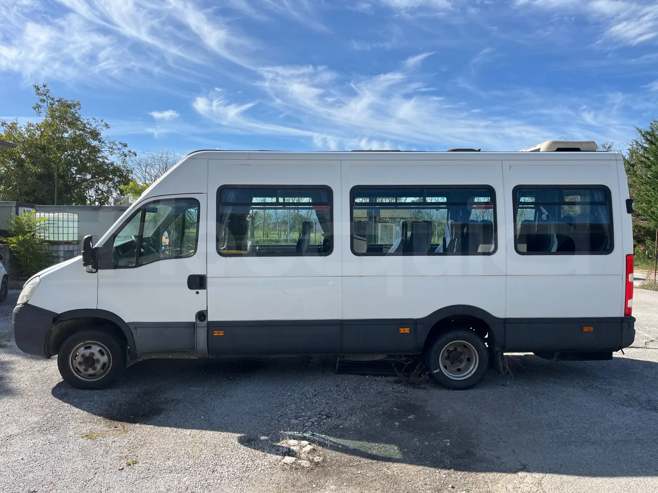 Iveco A50 A50-E4-21-B - Euro4 - 130kW - 6.948mt - left side photo