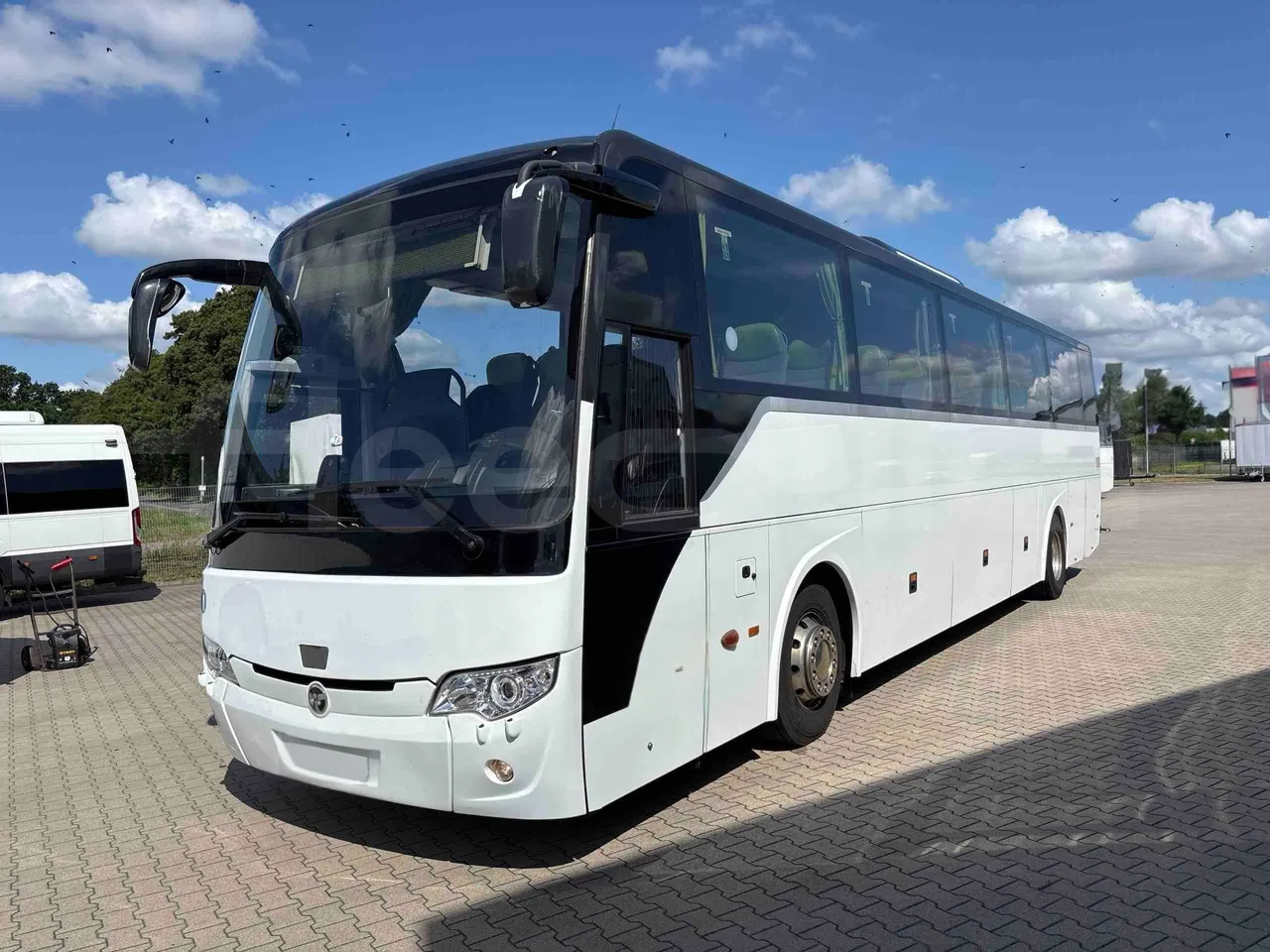 Temsa Safari RD - 3/4 front left