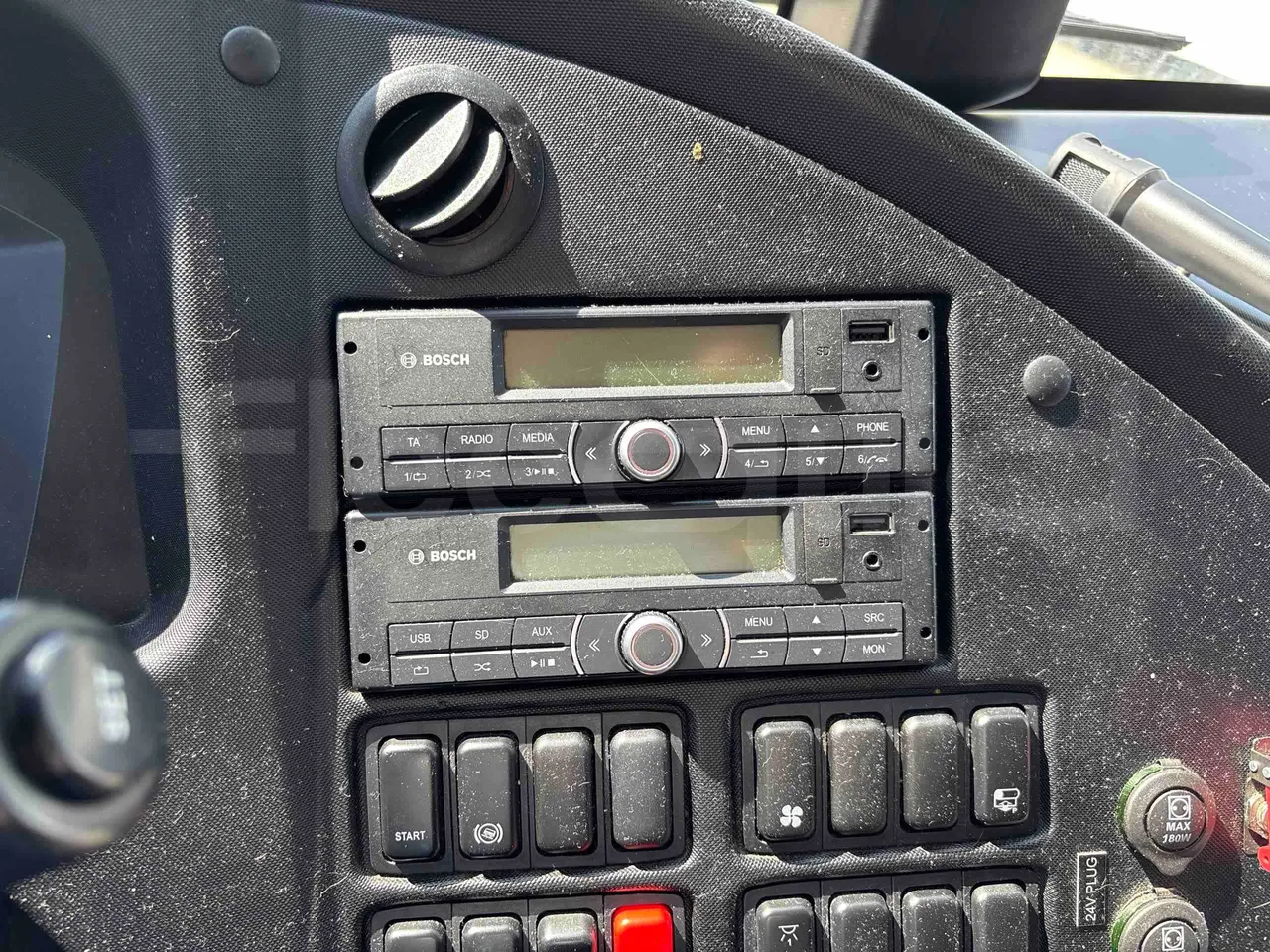 Temsa Safari RD - radio accessories photo