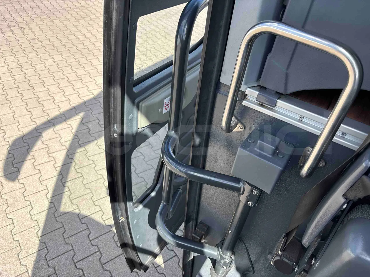 Temsa Safari RD - door mechanism photo
