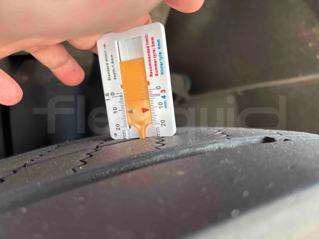 Temsa Safari RD - First Axle Left Side: Tyre Thickness
