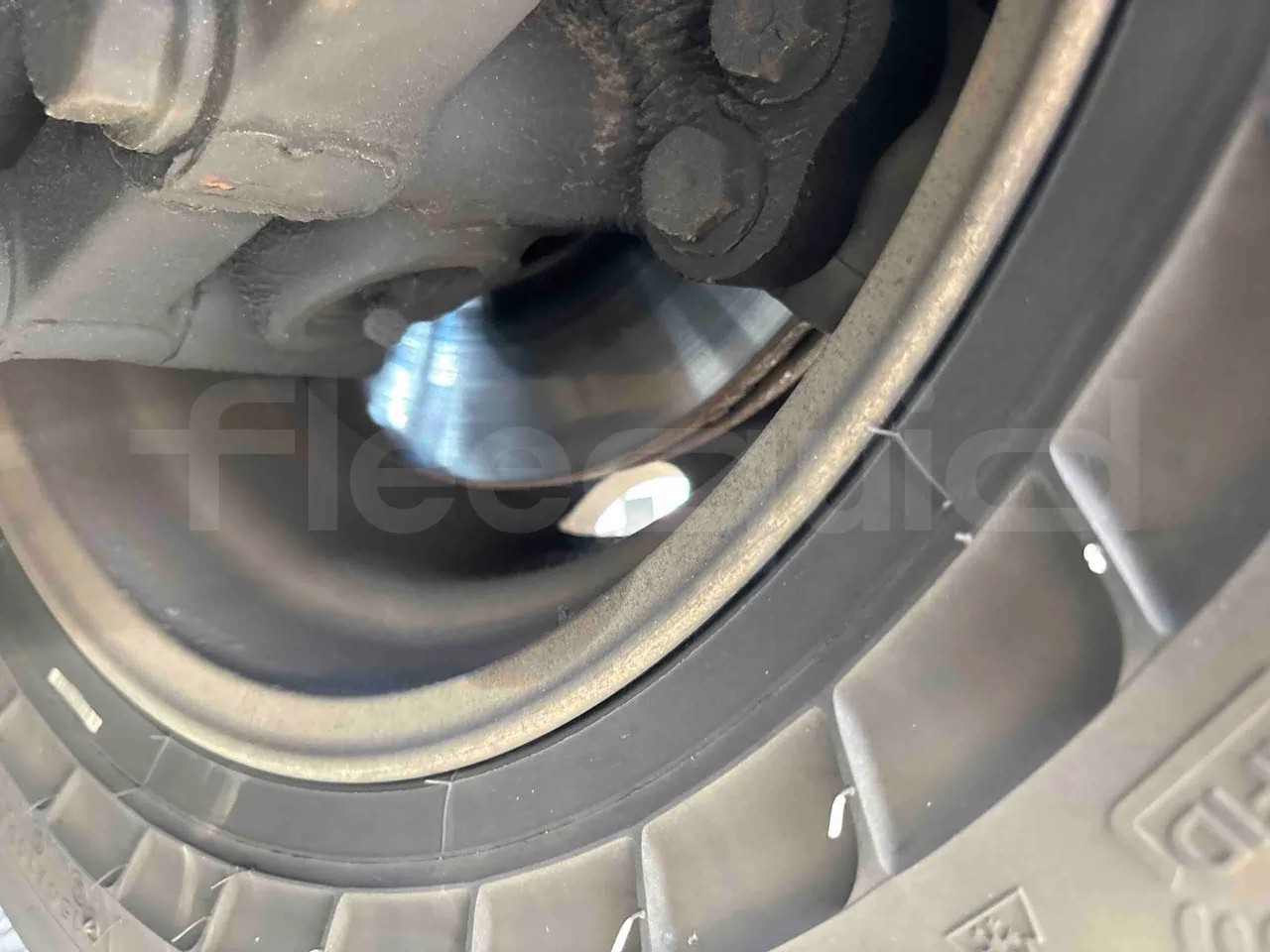 Temsa Safari RD - front discs left