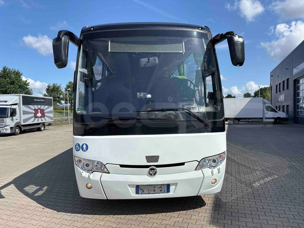 Temsa Safari RD - front photo