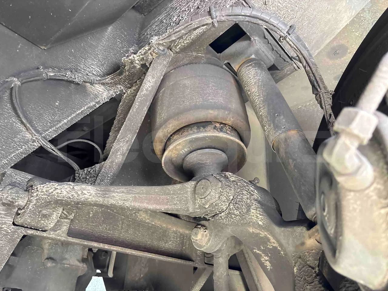 Temsa Safari RD - front shock absorbers left