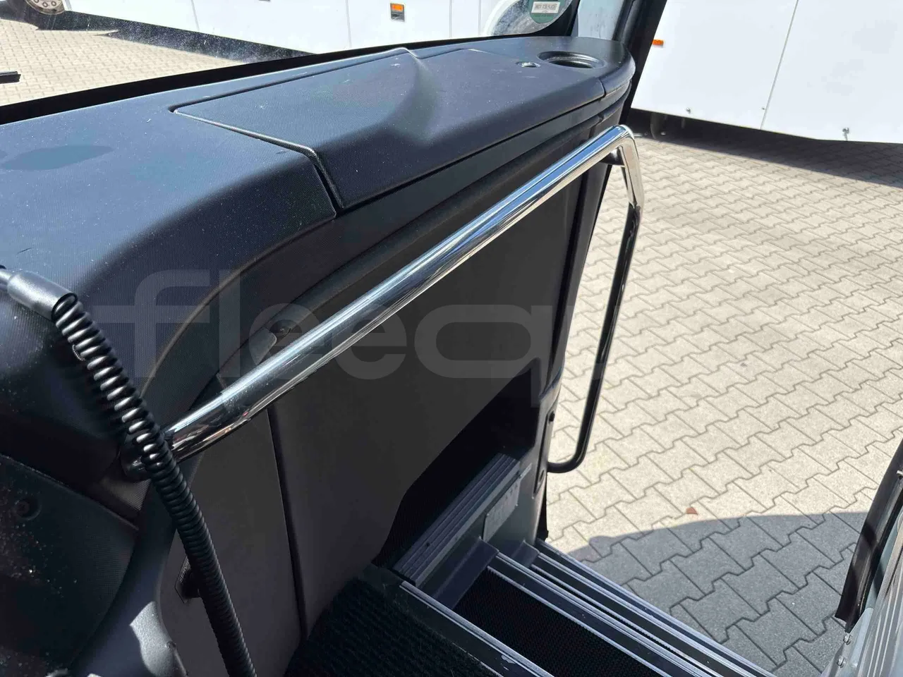 Temsa Safari RD - handrails photo