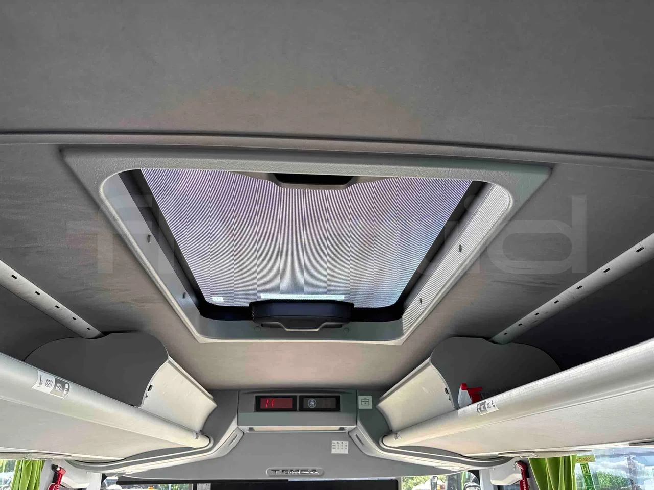 Temsa Safari RD - roof hatch 1