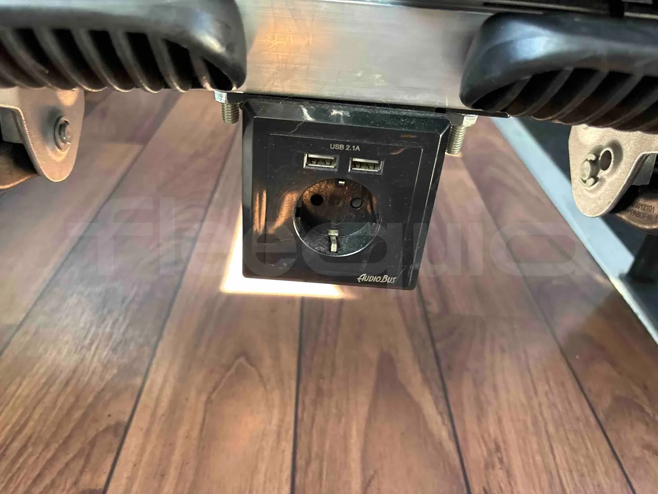 Temsa Safari RD - power outlets detail