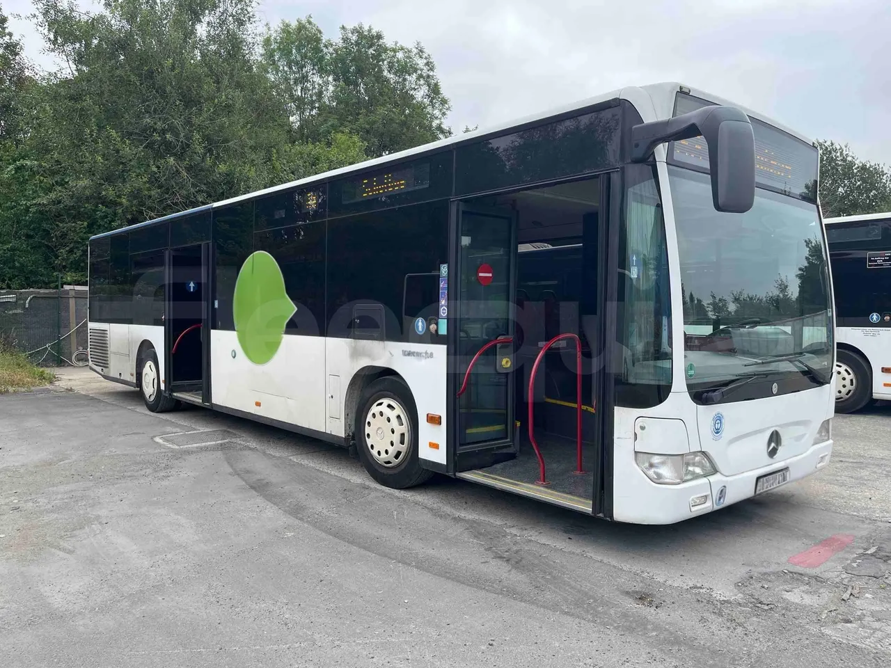 Mercedes-Benz Citaro - 3/4 right front doors open