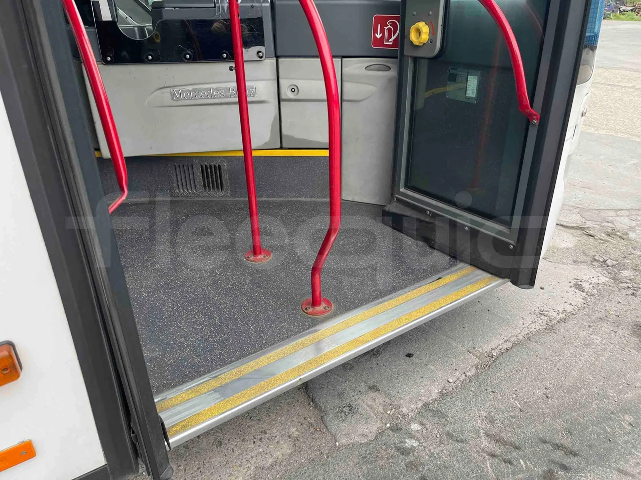 Mercedes-Benz Citaro - hostes microphone accessories photo