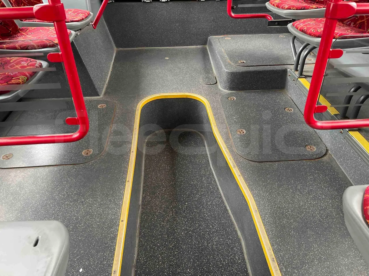 Mercedes-Benz Citaro - floor hatches photo