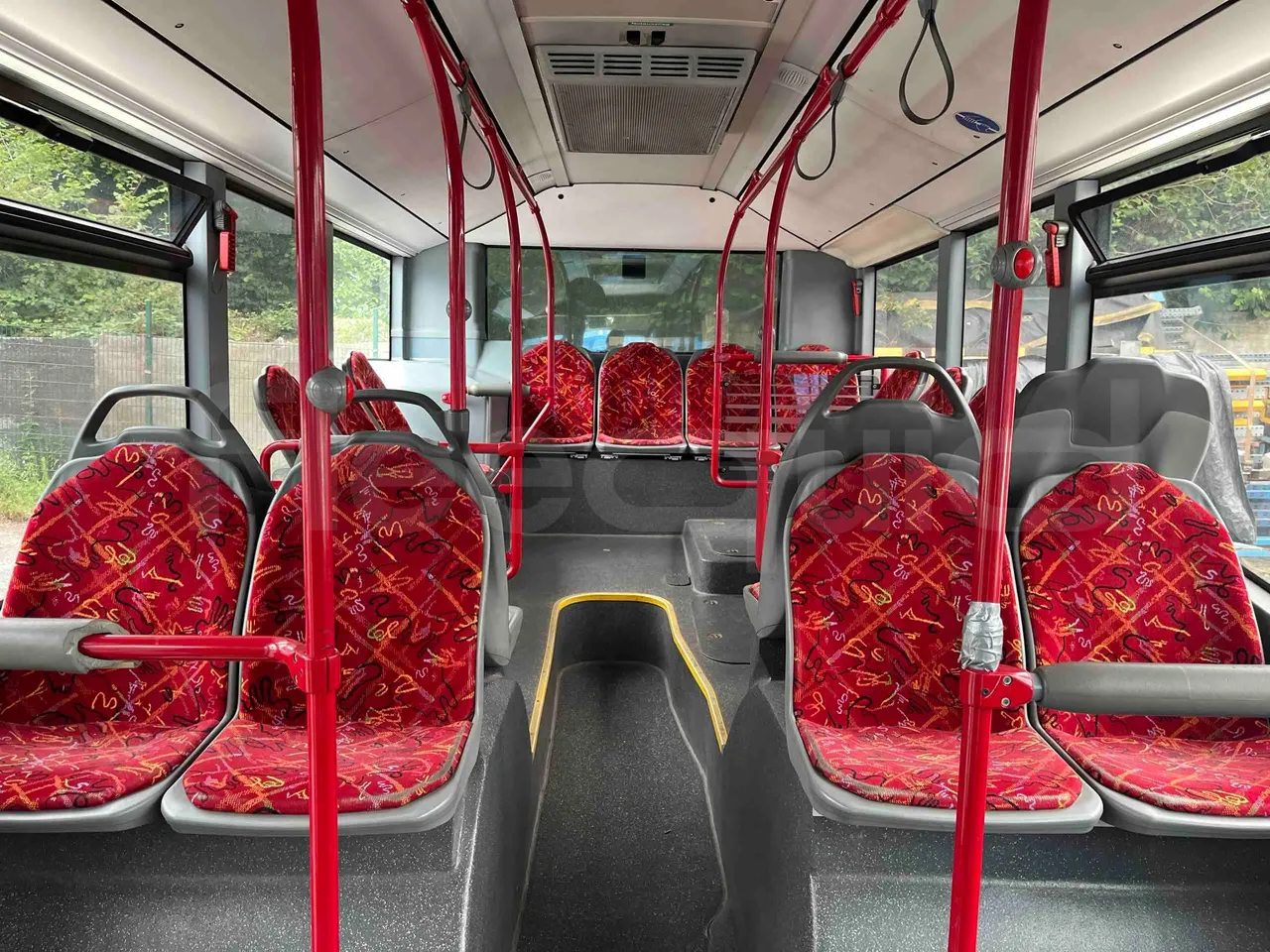 Mercedes-Benz Citaro - reverse view middle aisle
