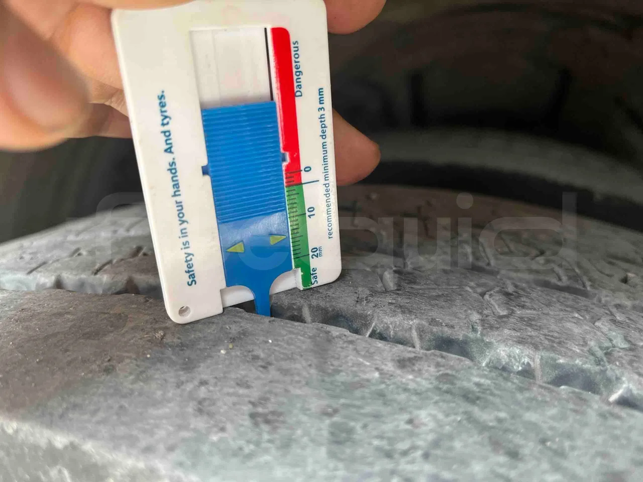 Mercedes-Benz Citaro - tread condition front tires right
