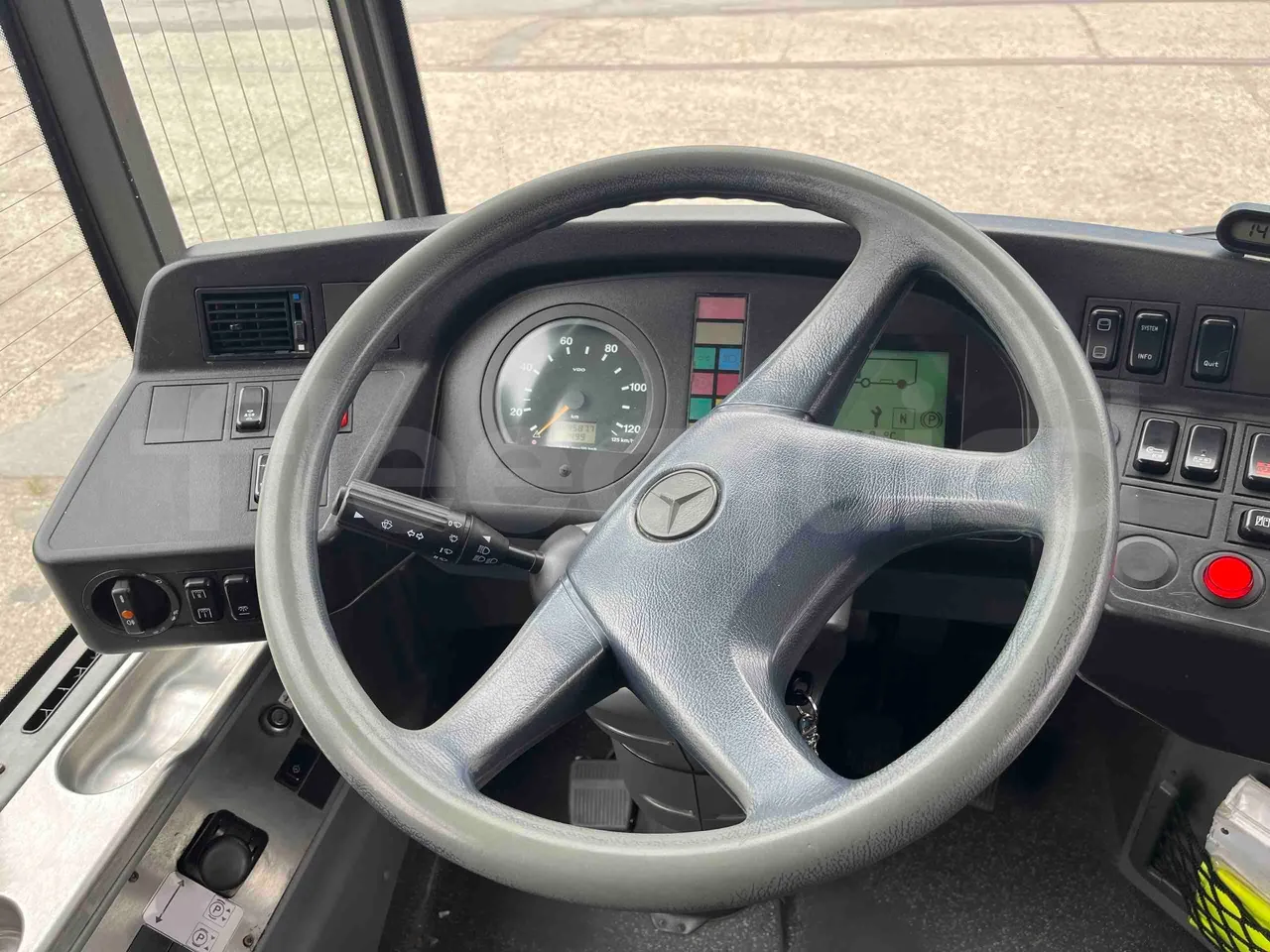 Mercedes-Benz Citaro - steering wheel photo