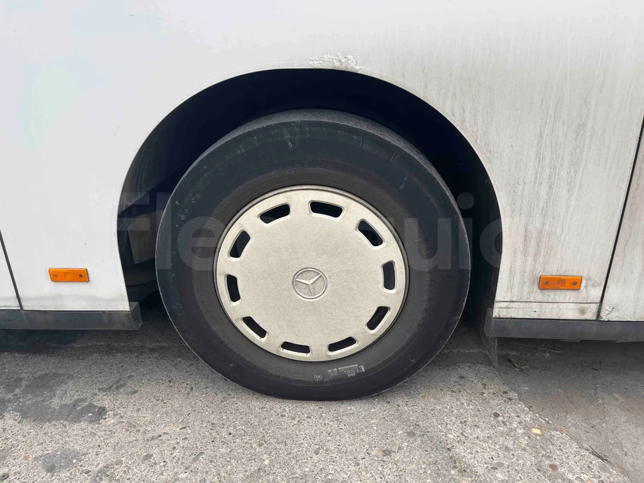 Mercedes-Benz Citaro - rear left tire photo