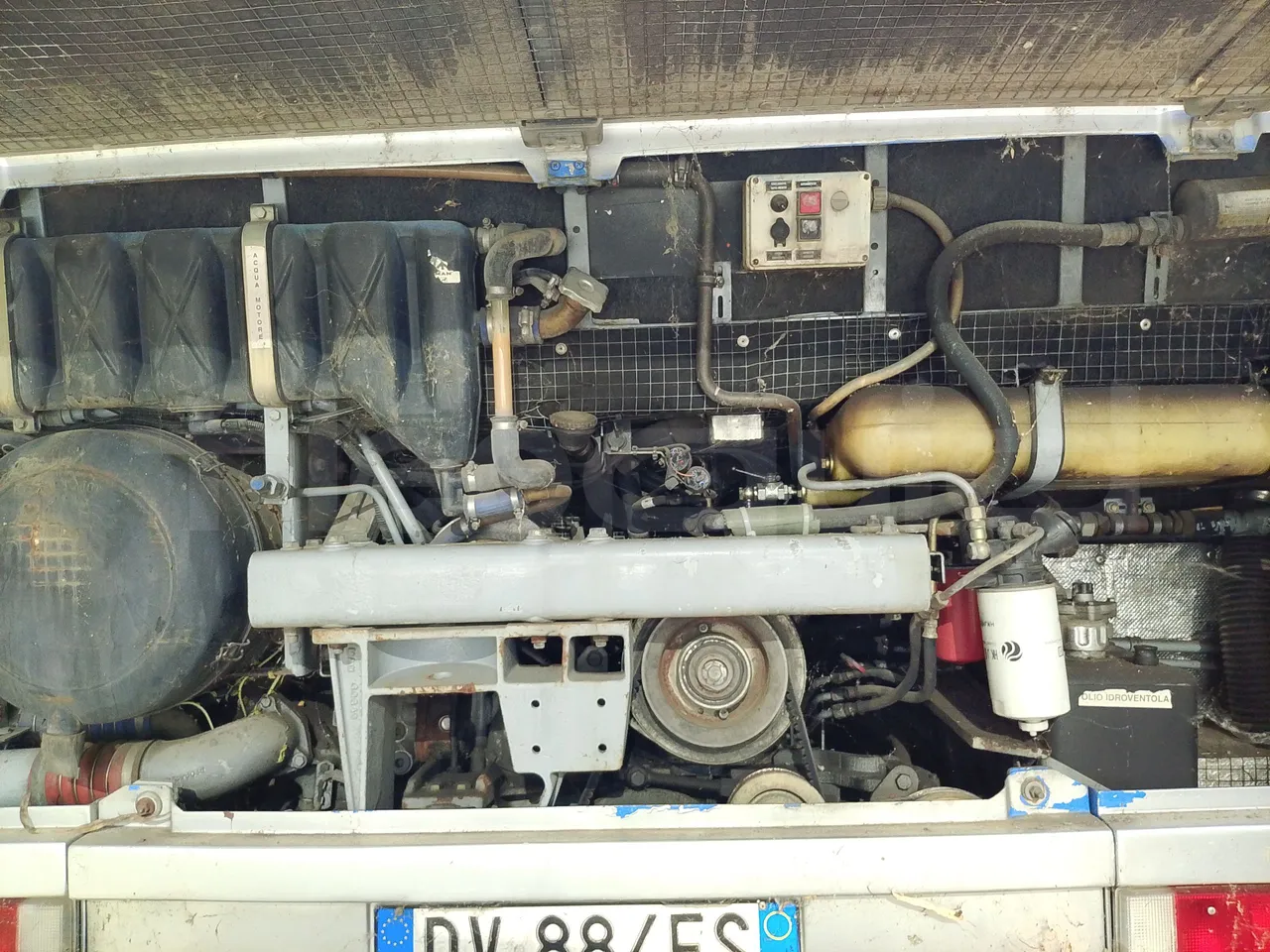 Man Nutzfahrzeuge UL313 - EUR2 - 228kW - 12m - rear hatch open (mandatory for bus to scrap)