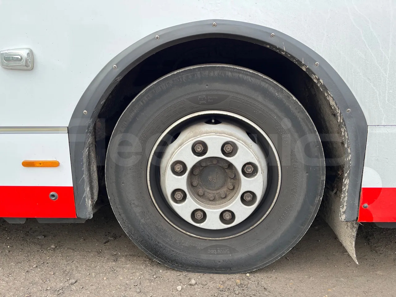 Vdl Citea LLE-120/255 405E1 - Euro6 - 182kW - 11.980mt - rear left tire photo